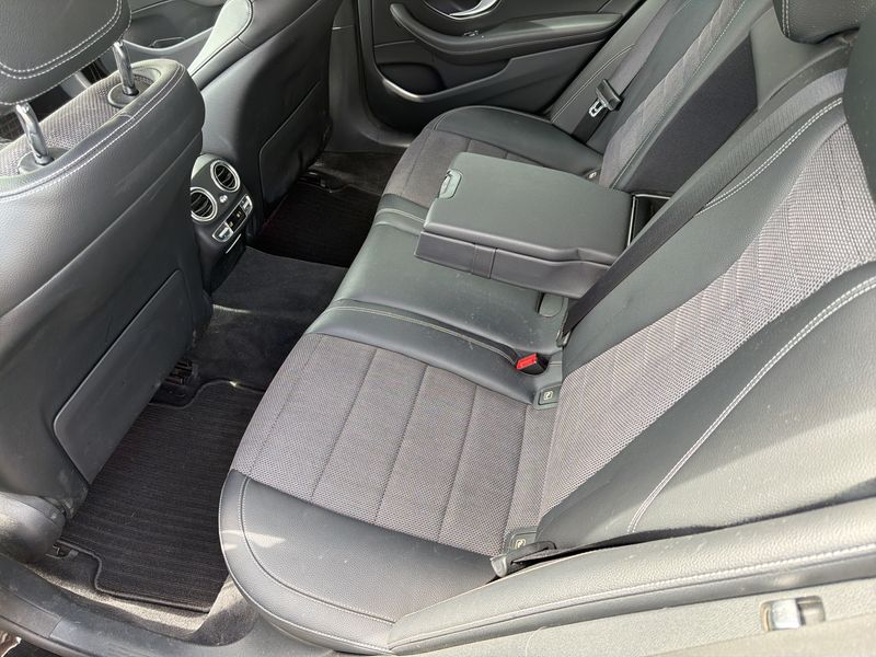 Mercedes-Benz E-Klasse E 220 d AMG Line — zdjęcie 14