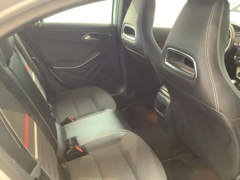 Mercedes-Benz A-Klasse A 180 BlueEfficiency Style — zdjęcie 14