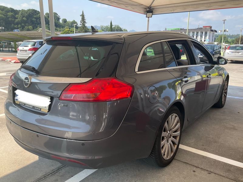 Opel Insignia Sports Tourer 2.0 CDTI Cosmo — zdjęcie 2