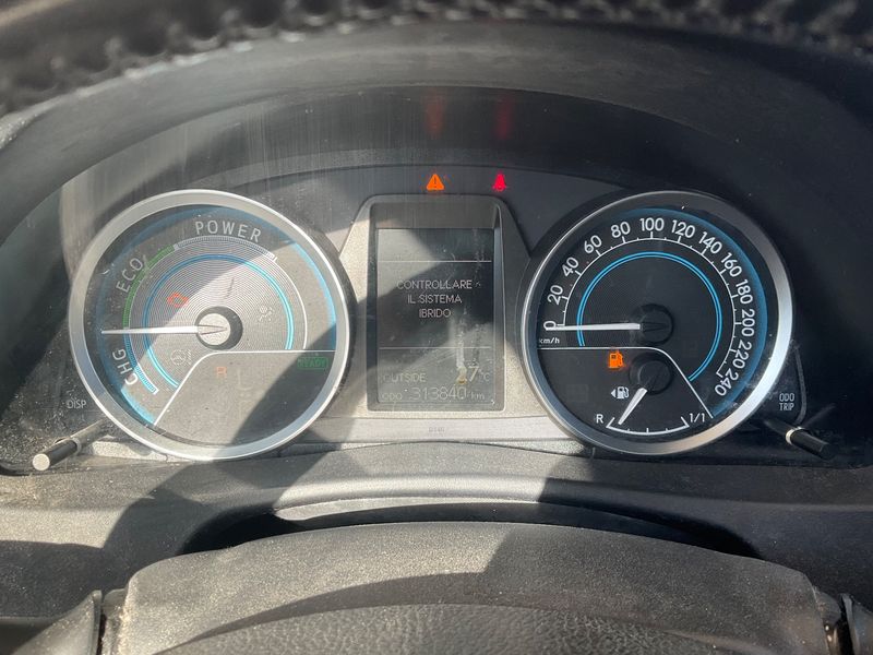Toyota Auris Touring Sports 1.8 Hybrid Lounge — zdjęcie 13