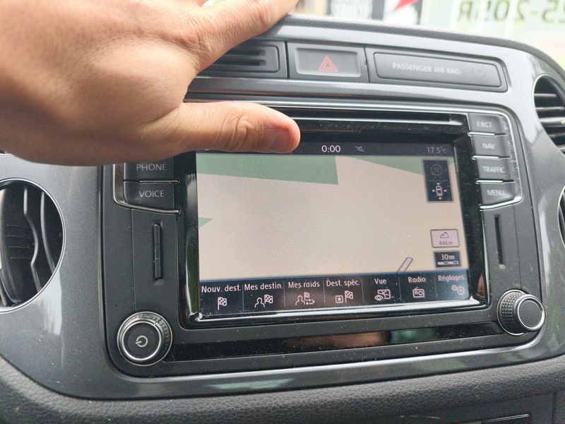 Volkswagen Tiguan 2.0 TDI Sport & Style 4Motion BlueMotion Tech — zdjęcie 13
