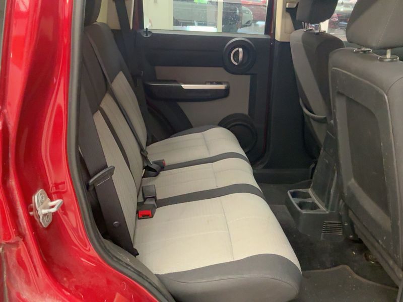 Dodge Nitro 2.8 CRD SXT — zdjęcie 14