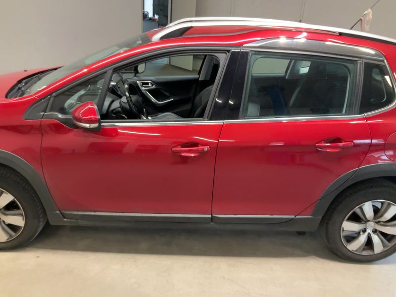 Peugeot 2008 1.6 Blue-HDi Allure — zdjęcie 4