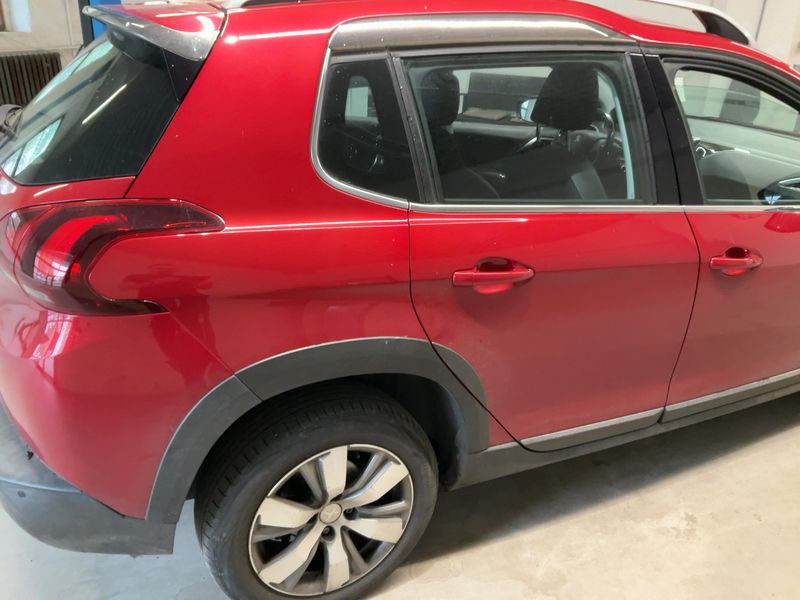 Peugeot 2008 1.6 Blue-HDi Allure — zdjęcie 6