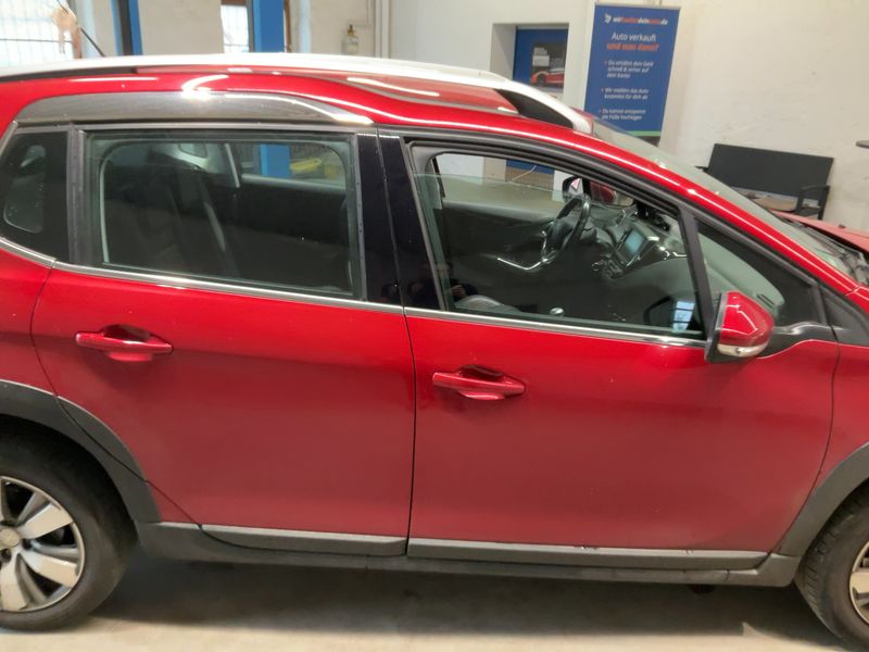 Peugeot 2008 1.6 Blue-HDi Allure — zdjęcie 7