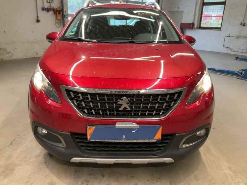 Peugeot 2008 1.6 Blue-HDi Allure — zdjęcie 9