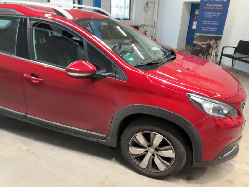 Peugeot 2008 1.6 Blue-HDi Allure — zdjęcie 8