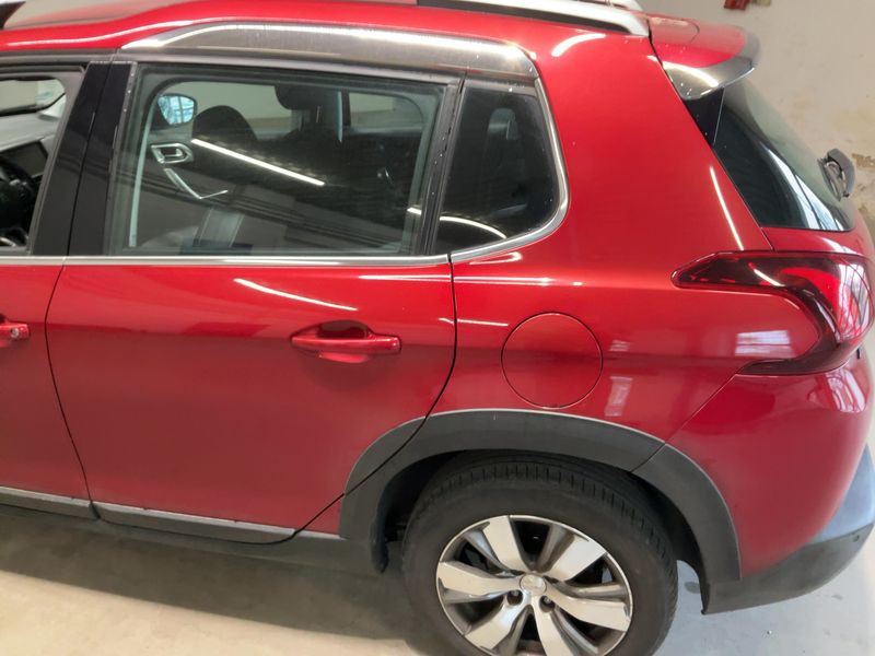Peugeot 2008 1.6 Blue-HDi Allure — zdjęcie 3
