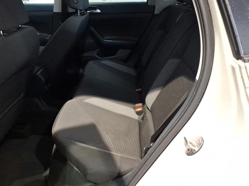Volkswagen Taigo 1.0 TSI Life — zdjęcie 12