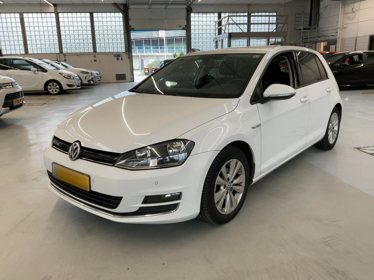 Volkswagen Golf 2015 — photo 1