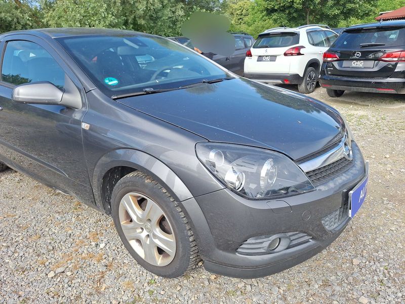 Opel Astra GTC 1.8 Innovation — zdjęcie 6