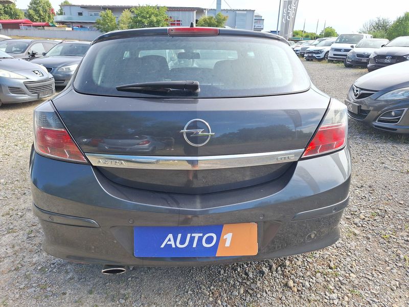 Opel Astra GTC 1.8 Innovation — zdjęcie 4