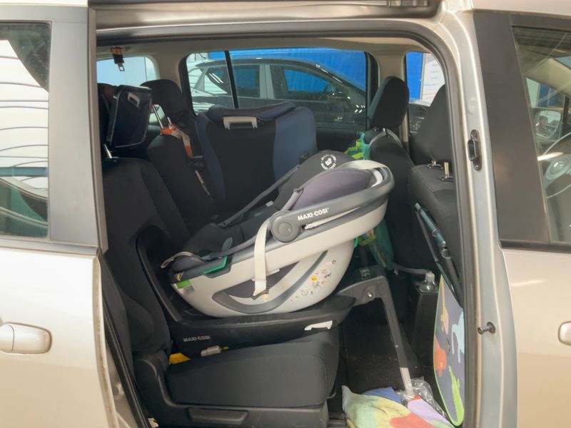 Mazda 5 1.8 Exclusive — zdjęcie 14