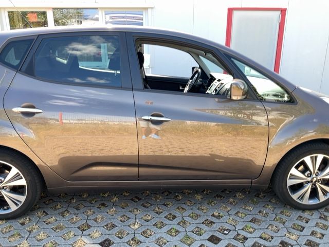 Kia Venga 1.6 CRDi Spirit — zdjęcie 7