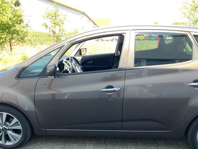 Kia Venga 1.6 CRDi Spirit — zdjęcie 4