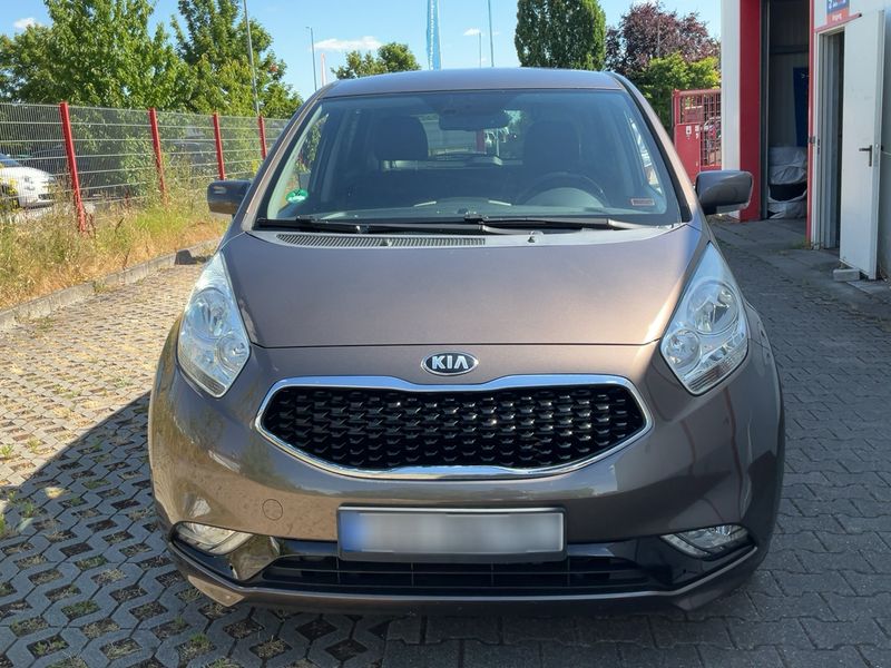 Kia Venga 1.6 CRDi Spirit — zdjęcie 9