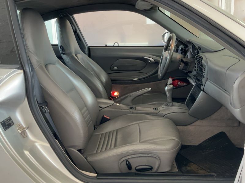 Porsche 911 996 Carrera — zdjęcie 11