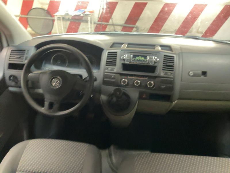 Volkswagen T5 Caravelle 2.0 TDI Trendline — zdjęcie 12