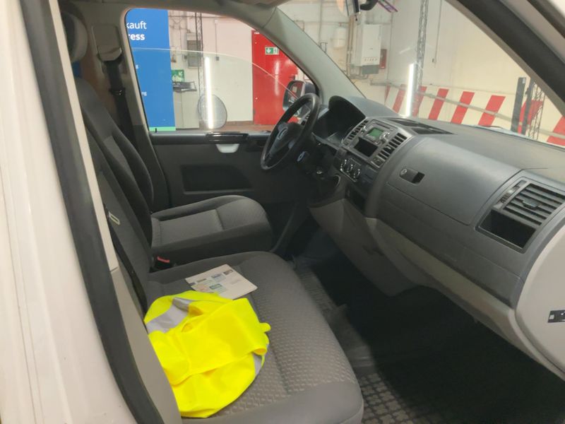 Volkswagen T5 Caravelle 2.0 TDI Trendline — zdjęcie 11