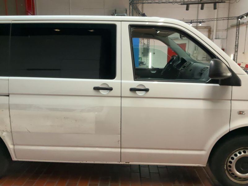 Volkswagen T5 Caravelle 2.0 TDI Trendline — zdjęcie 7