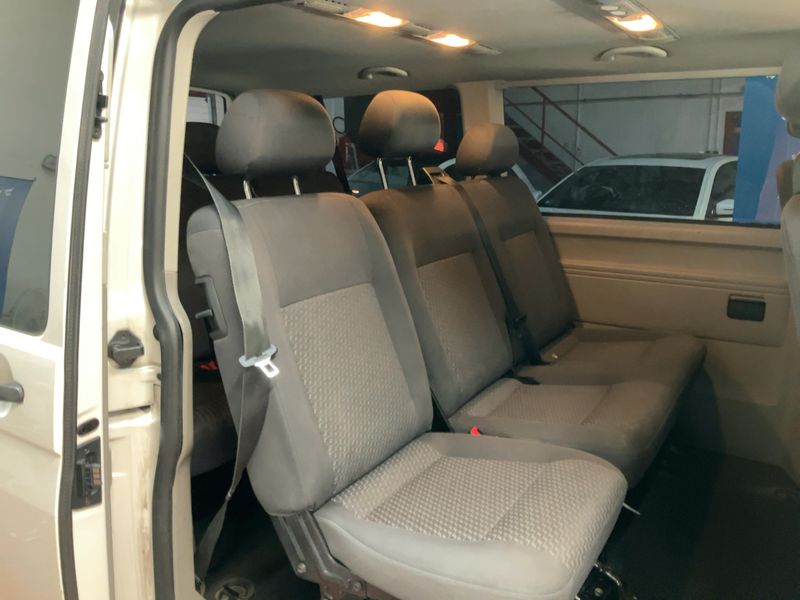 Volkswagen T5 Caravelle 2.0 TDI Trendline — zdjęcie 14