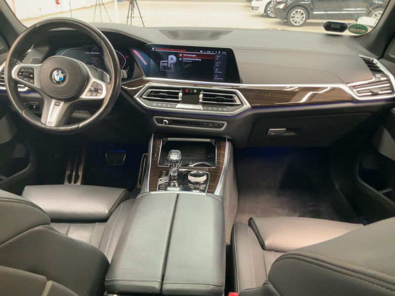 BMW X5 M50d — zdjęcie 12