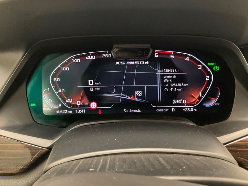 BMW X5 M50d — zdjęcie 13
