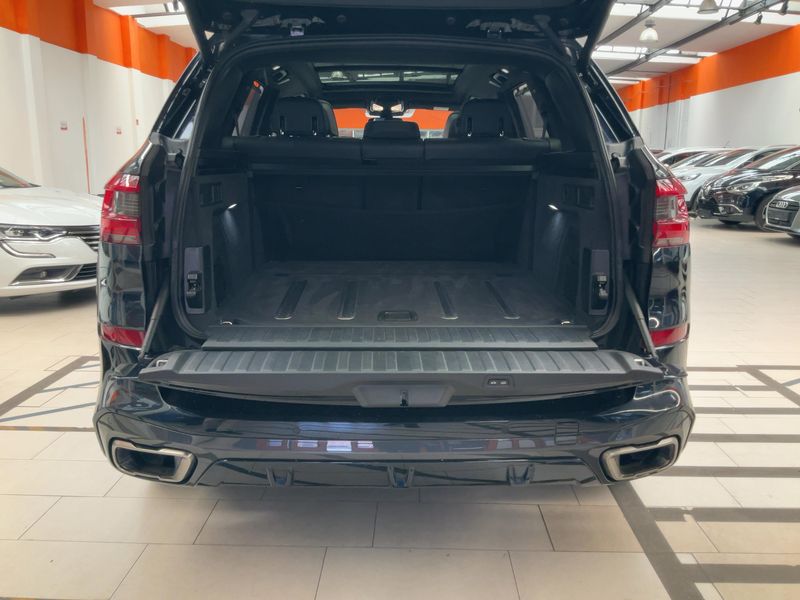 BMW X5 M50d — zdjęcie 10