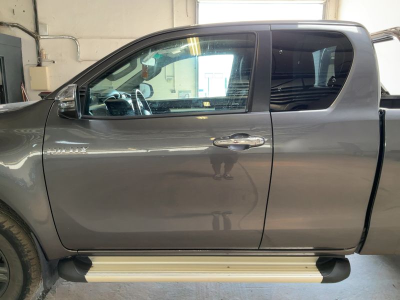 Toyota Hilux 2.4 D-4D Extra Cab Comfort 4x4 — zdjęcie 4