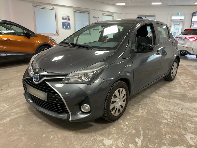 Toyota Yaris 1.5 Hybrid Dynamic — zdjęcie 1