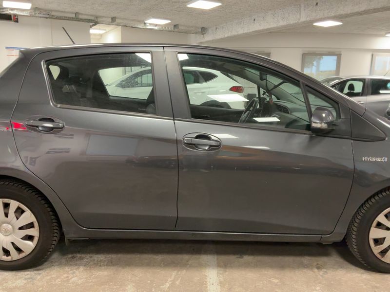 Toyota Yaris 1.5 Hybrid Dynamic — zdjęcie 7