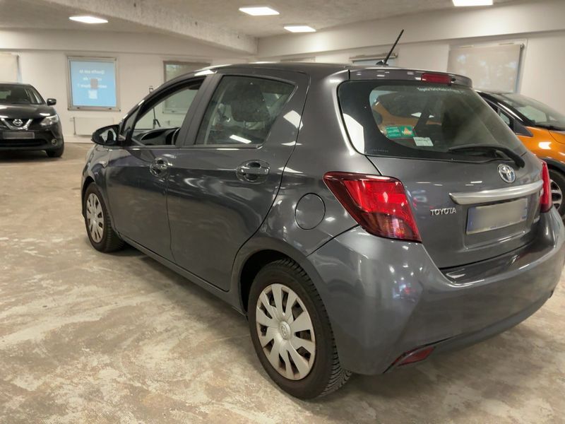 Toyota Yaris 1.5 Hybrid Dynamic — zdjęcie 3