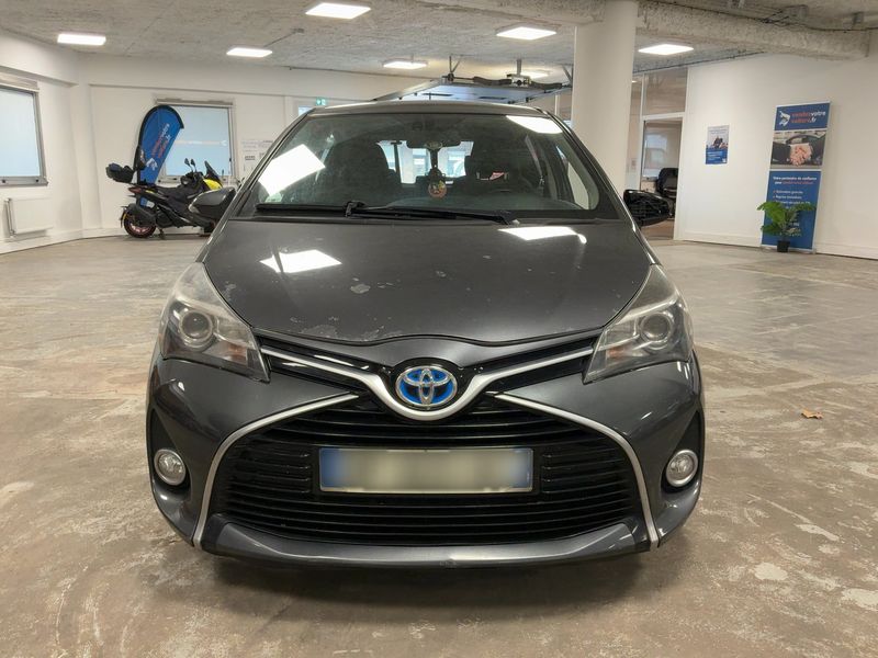 Toyota Yaris 1.5 Hybrid Dynamic — zdjęcie 9