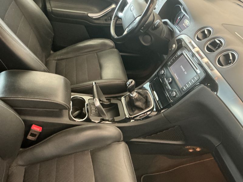 Ford Galaxy 2.0 TDCi Titanium 2014 – снимка 32