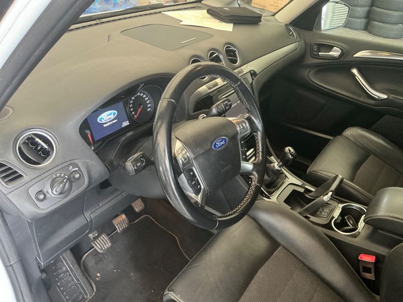Ford Galaxy 2.0 TDCi Titanium 2014 – снимка 34