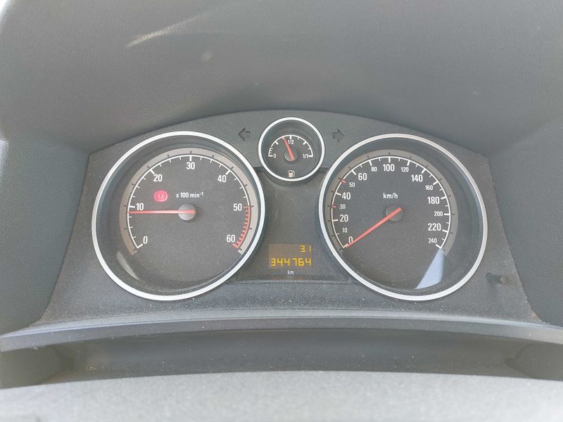 Opel Zafira 1.9 CDTI Cosmo — zdjęcie 12