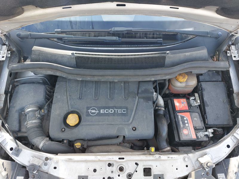 Opel Zafira 1.9 CDTI Cosmo — zdjęcie 8