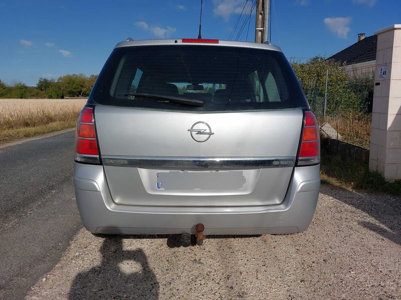 Opel Zafira 1.9 CDTI Cosmo — zdjęcie 4