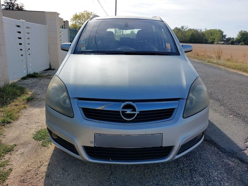Opel Zafira 1.9 CDTI Cosmo — zdjęcie 7