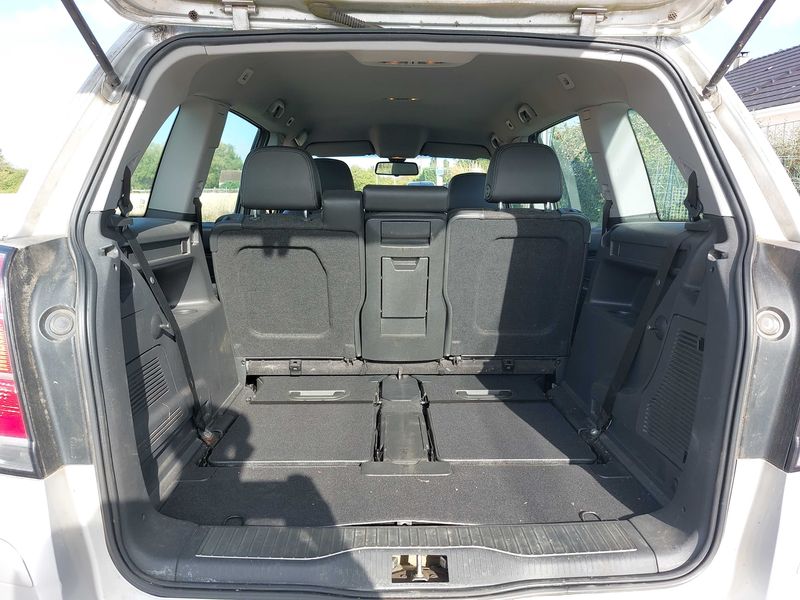 Opel Zafira 1.9 CDTI Cosmo — zdjęcie 9
