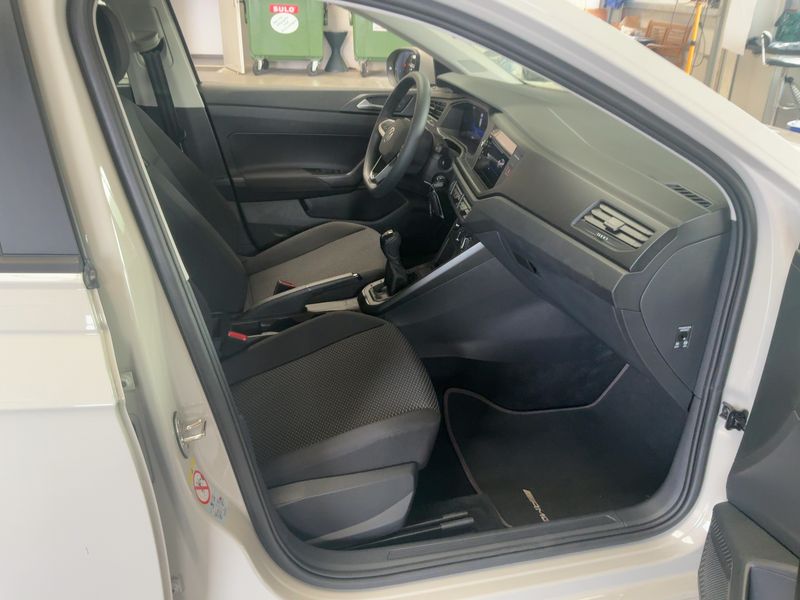 Volkswagen Taigo 1.0 TSI — zdjęcie 11
