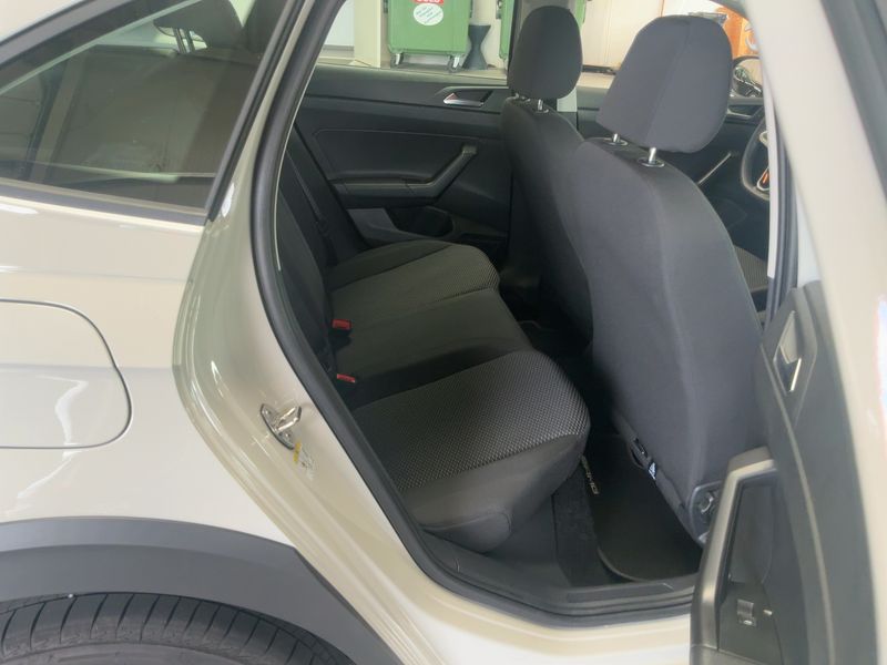 Volkswagen Taigo 1.0 TSI — zdjęcie 14