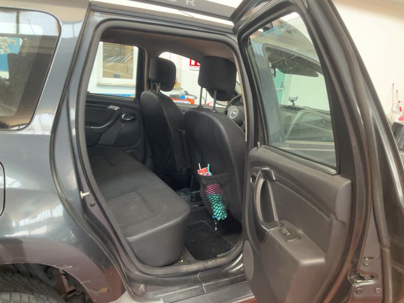 Dacia Duster 1.5 dCi Laureate 4x2 2014 – снимка 19