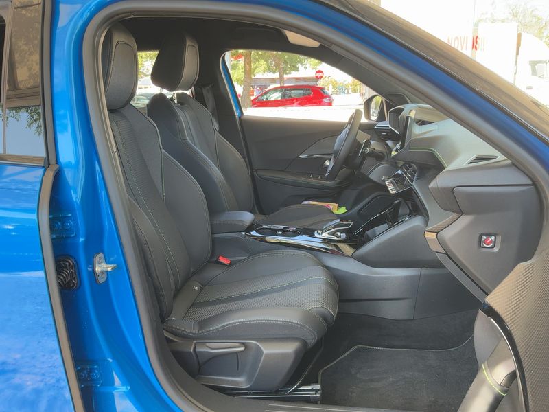 Peugeot 2008 1.2 PureTech GT 2022 – снимка 16