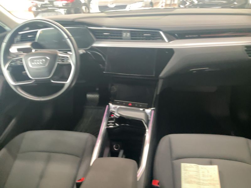 Audi e-tron 50 quattro S line — zdjęcie 12