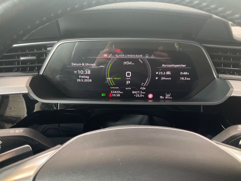 Audi e-tron 50 quattro S line — zdjęcie 13