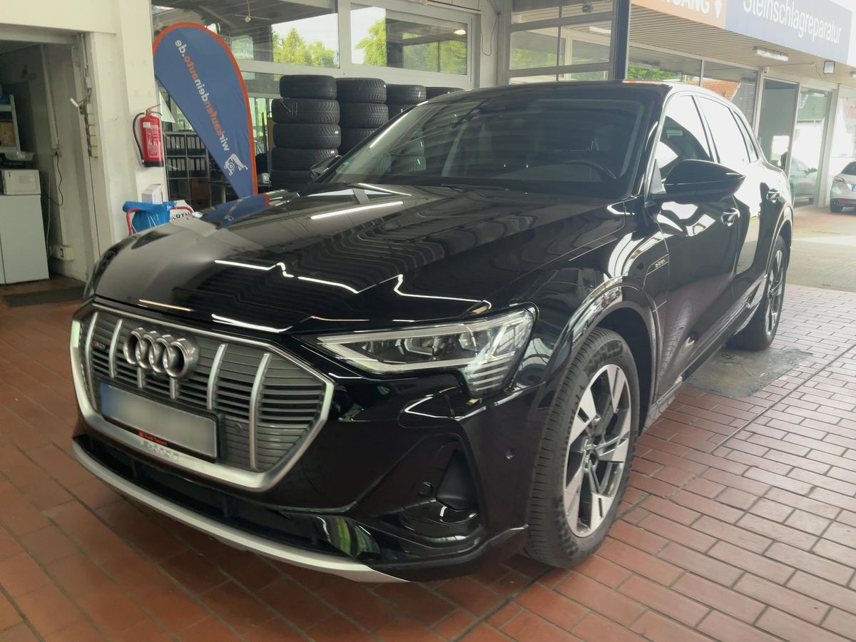 Audi e-tron 2021 — photo 1