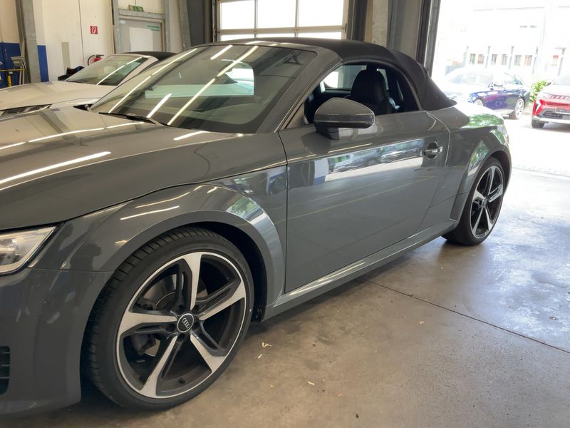 Audi TT 1.8 TFSI Roadster — zdjęcie 2