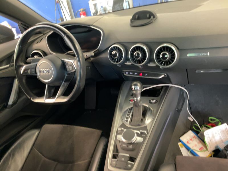 Audi TT 1.8 TFSI Roadster — zdjęcie 12