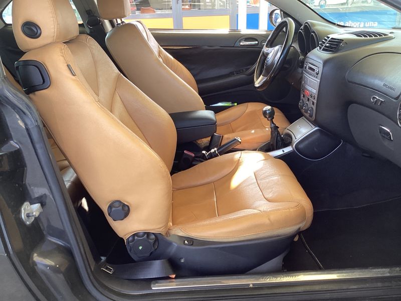 Alfa Romeo Alfa GT 1.9 JTD M-Jet Distinctive — zdjęcie 3